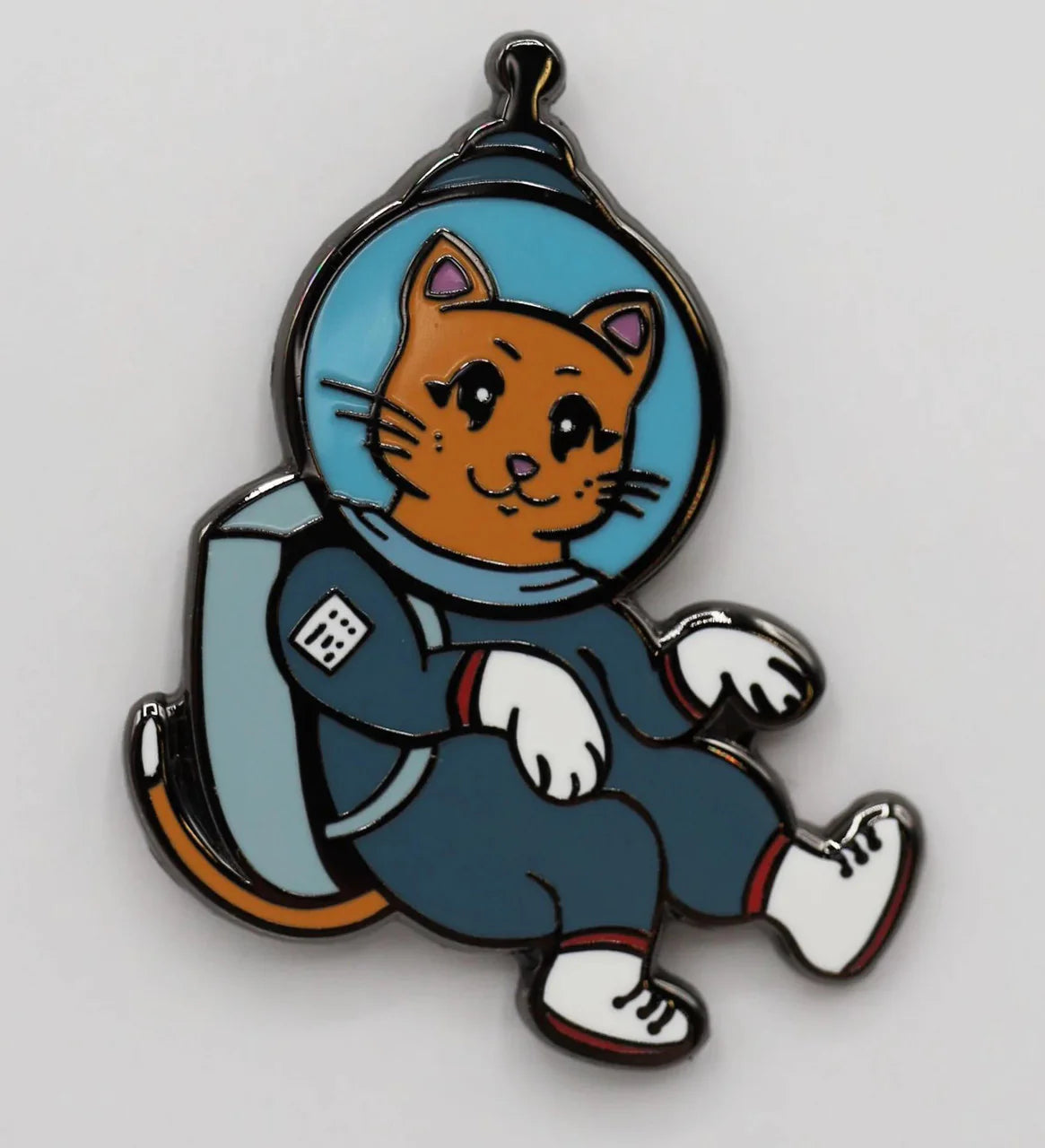 Dice 51 Pin: Pet-stronaut variant featuring a smiling orange cat in a blue spacesuit.